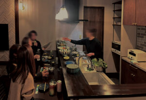 K様邸 ダイニングキッチン ホームパーティー 写真