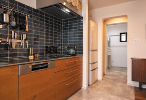 K様邸 キッチン アール壁 リノベーション 写真