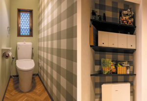 O様邸 パントリー トイレ リノベーション アクセントクロス 写真